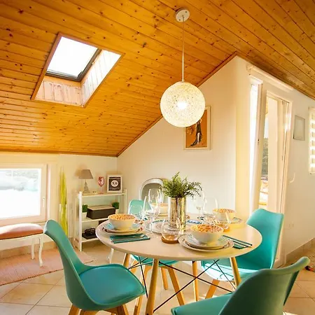 Mt Seafront Residence *