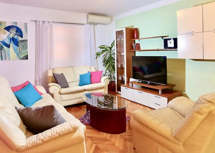 Mt Seafront * Zavalatica