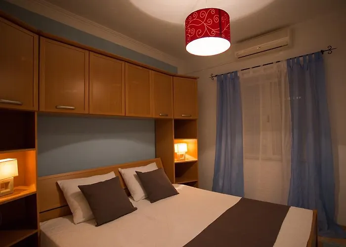 Mt Seafront * Zavalatica