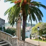 Mt Seafront *