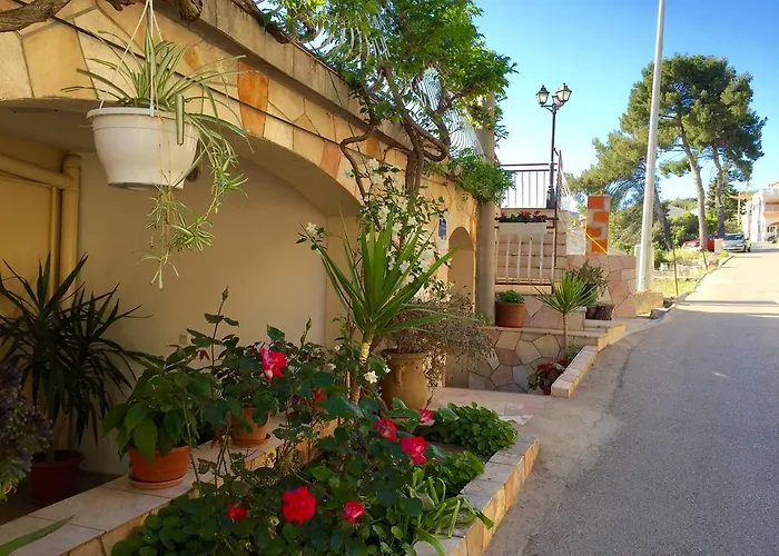 Apartament Mt Seafront Zavalatica