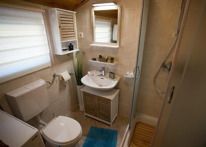 Mt Seafront Apartament Zavalatica