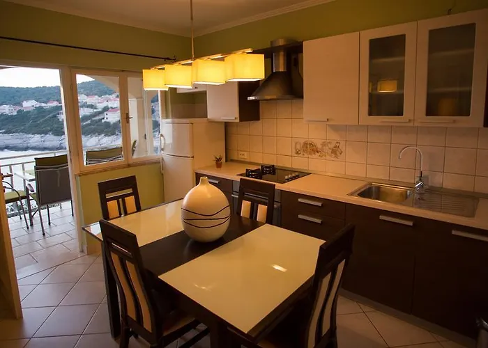 Apartament Mt Seafront Zavalatica