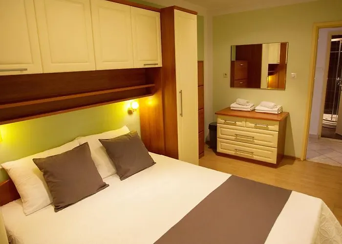 Mt Seafront * Zavalatica